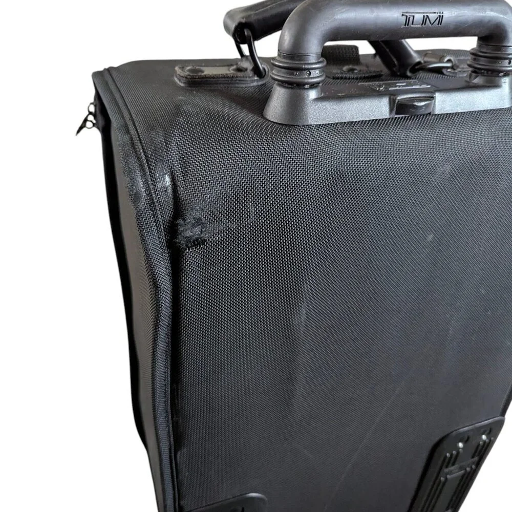 Tumi 23